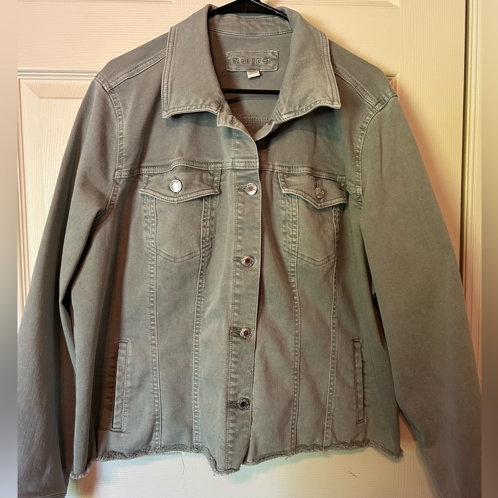 Women's Distressed look stretch Denim Jacket